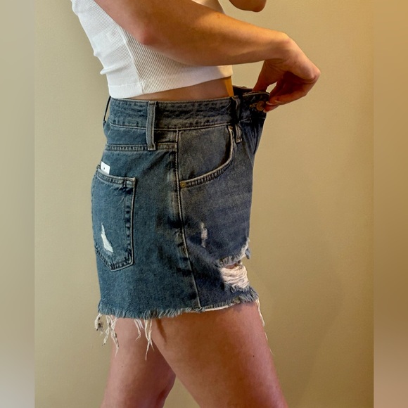 Forever 21 Retro High Rise Distressed Denim Shorts - Picture 2 of 11